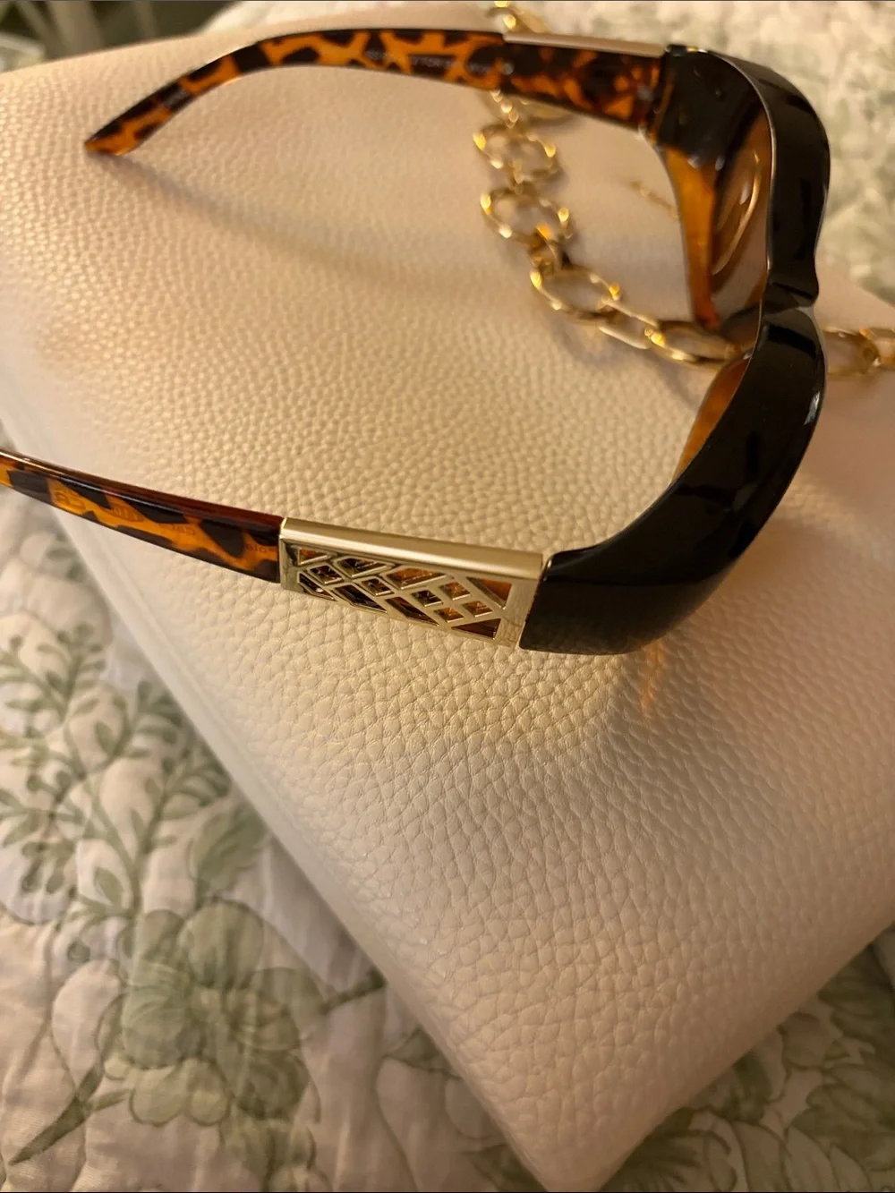 Foster Grant Andrea polarized solar shield in tortoise shell with gold accents. - Picture 2 of 5
